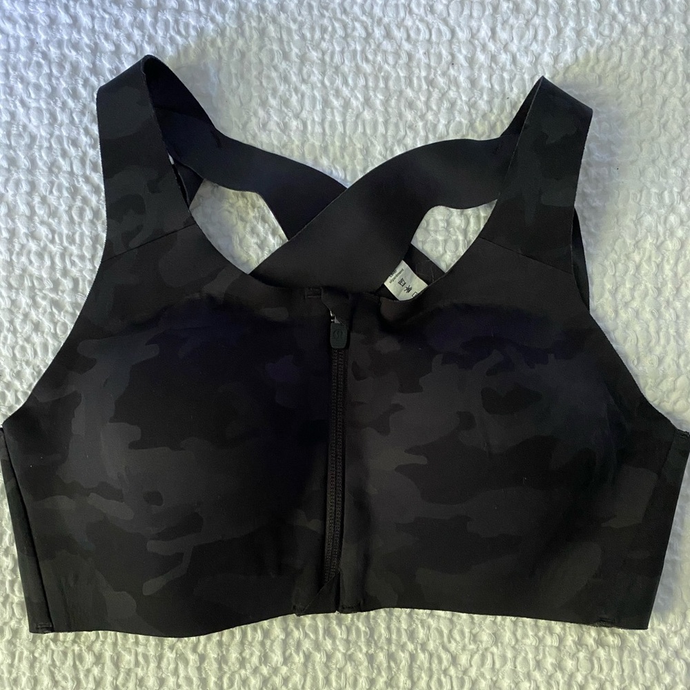 Lululemon black sports bra